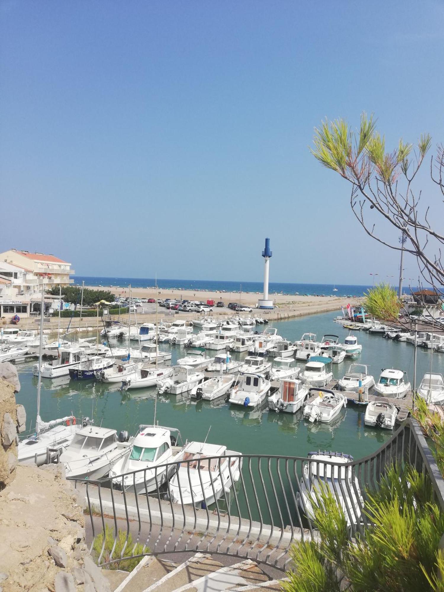 Superbe Appartement Avec Vue Sur Mer Et Port, Parking Prive Saint-Pierre-la-Mer  Exterior photo
